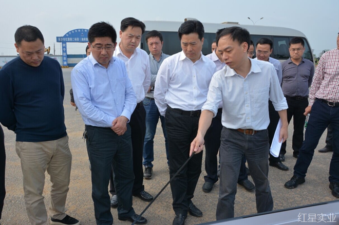 副市长黎春秋调研红星新市场配套道路建设(2)