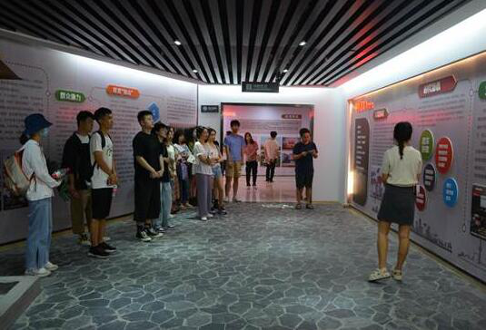 红星学子“走近红星”学习村史