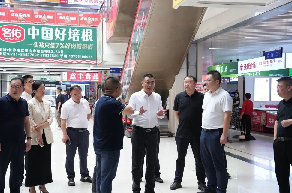 重庆酉阳县委书记杨通胜率队考察红星2.jpg 图片